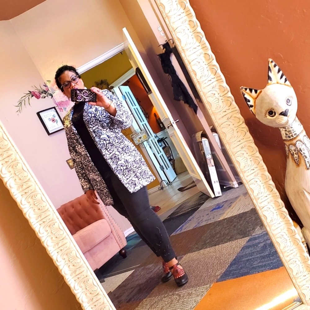 Meet your Posher, Sharon